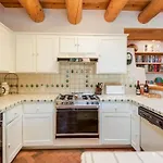 Foothills Retreat- Patios, Rooftop Deck, Quiet, 2Br