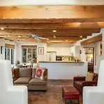 Foothills Retreat- Patios, Rooftop Deck, Quiet, 2Br