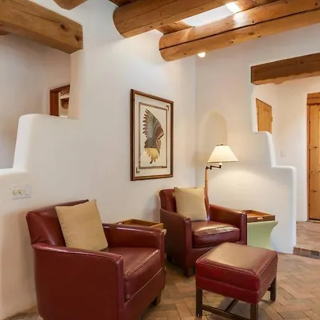 Foothills Retreat- Patios, Rooftop Deck, Quiet, 2br *