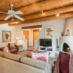 Foothills Retreat- Patios, Rooftop Deck, Quiet, 2Br