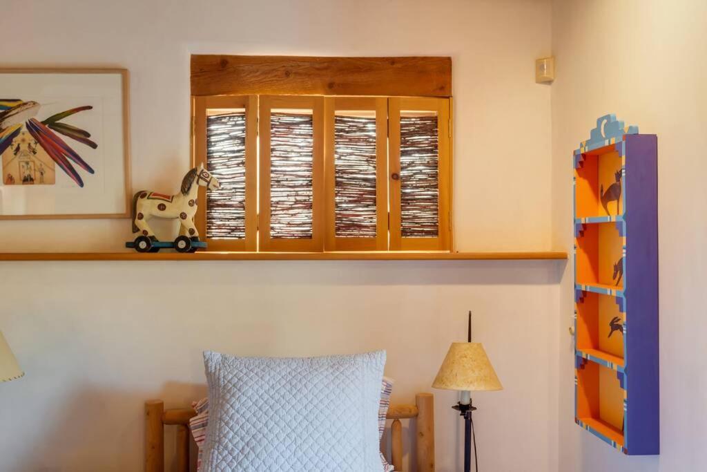 Foothills Retreat- Patios, Rooftop Deck, Quiet, 2br *